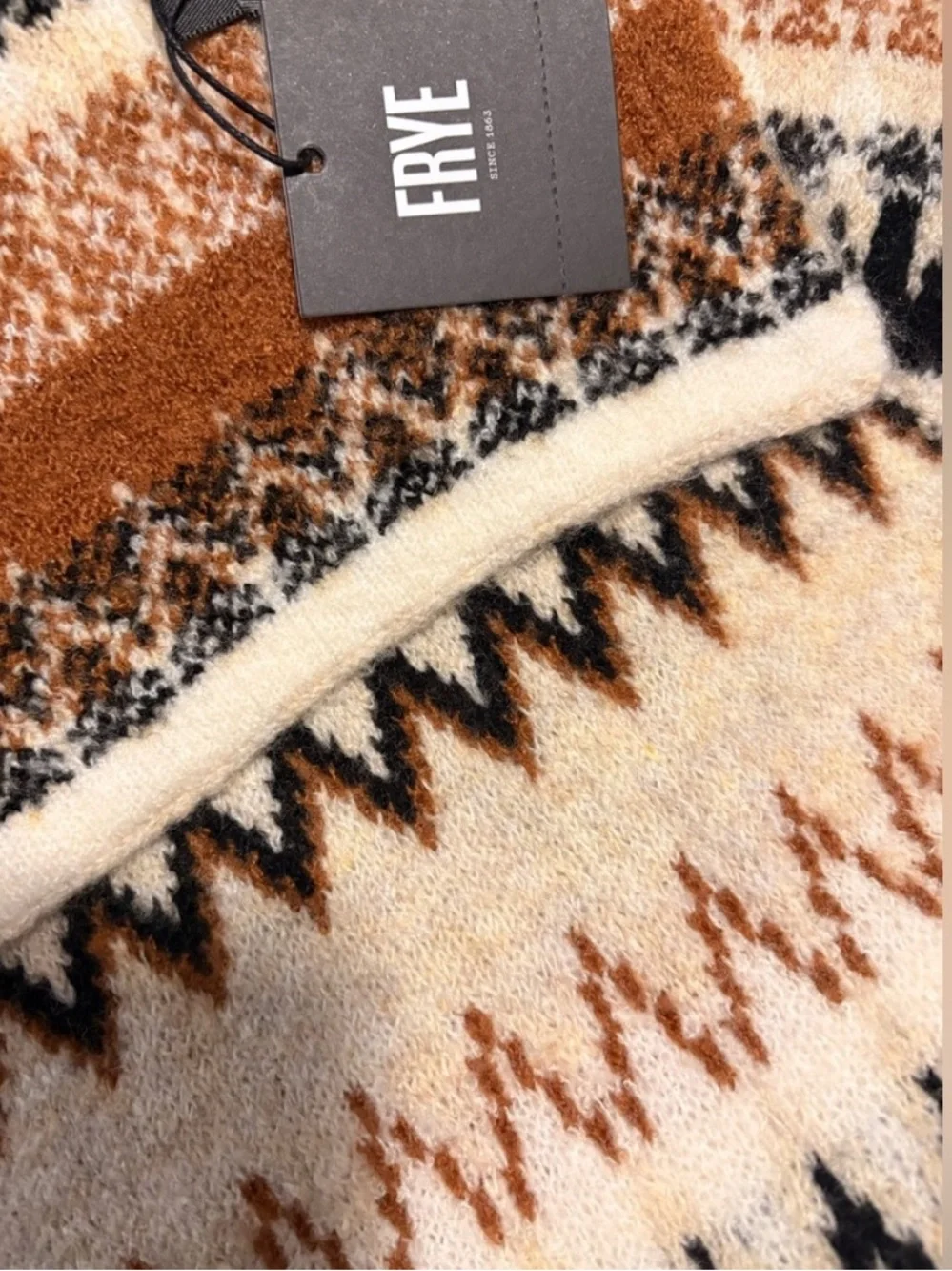 NEW Frye Scarf Ivory Knit with Southwestern Black and Brown Zigzag Pattern Cozy